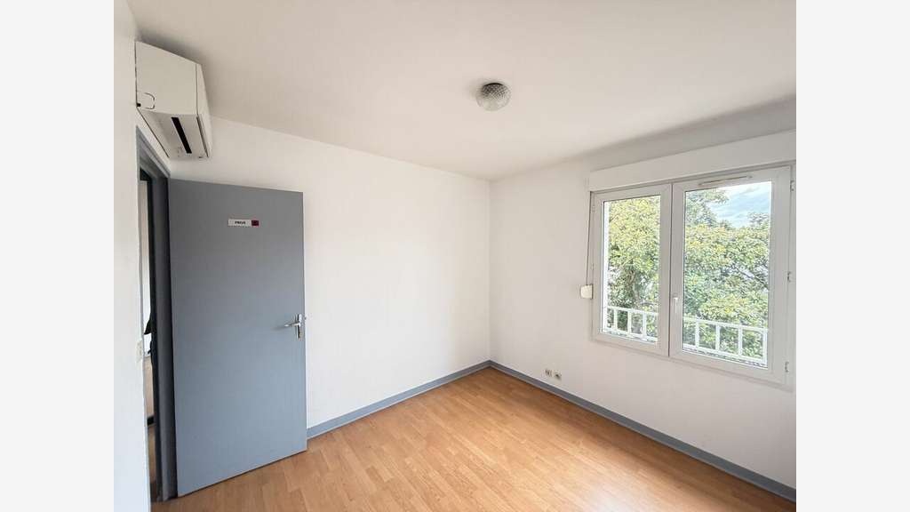 Bureaux 70m² à louer à Poitiers hyper centre
