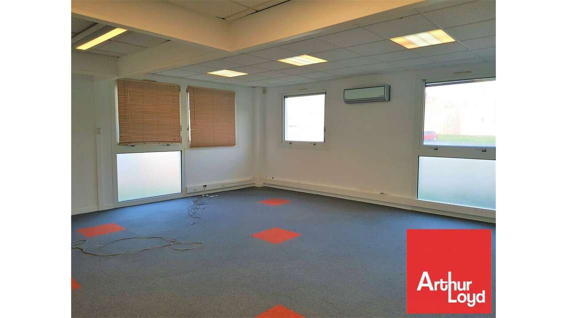 A louer bureaux 16m² Zone Chalembert à Jaunay-Clan