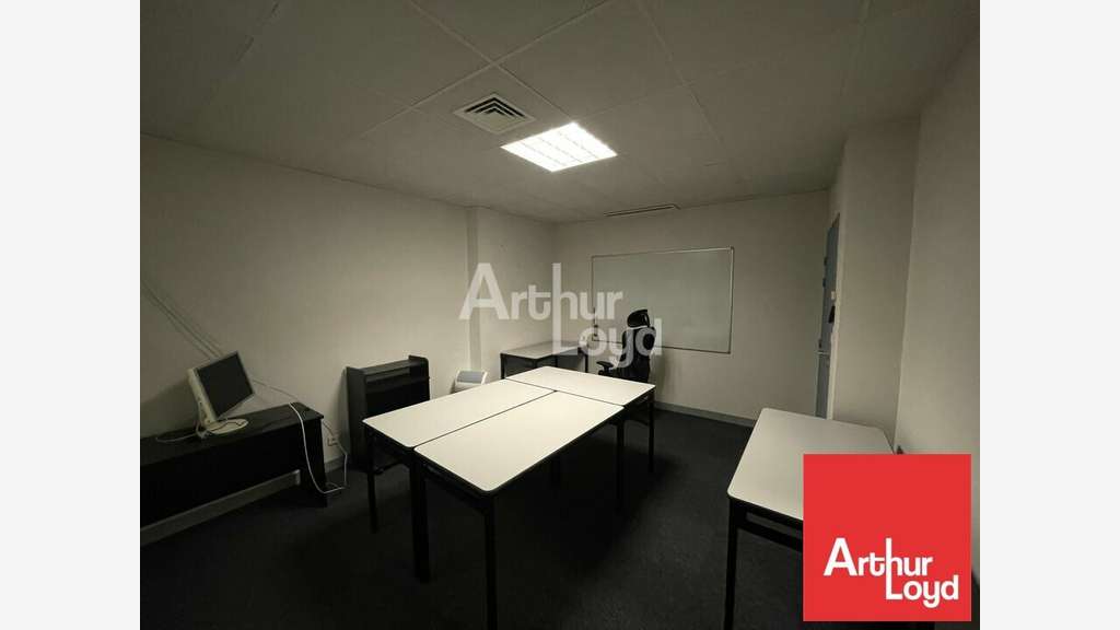A louer bureaux 115m² à Jaunay-Clan Technopôle