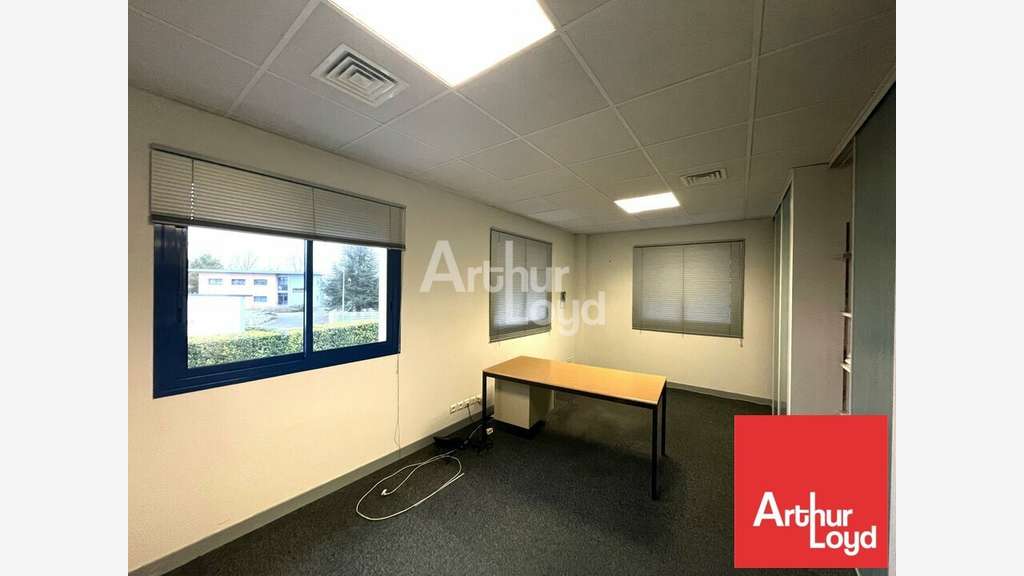 A louer bureaux 115m² à Jaunay-Clan Technopôle