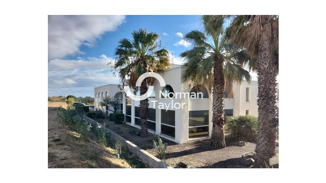 Bureaux de 887m² divisibles à louer à Béziers