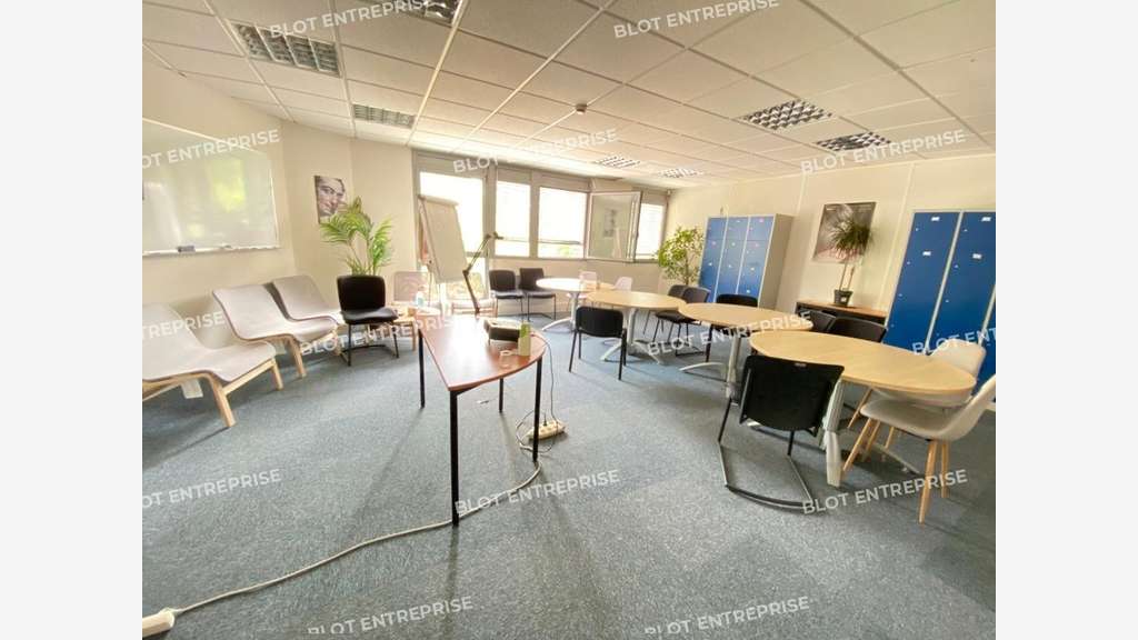 A louer bureaux 962m² à Saint Herblain Moulin Neuf
