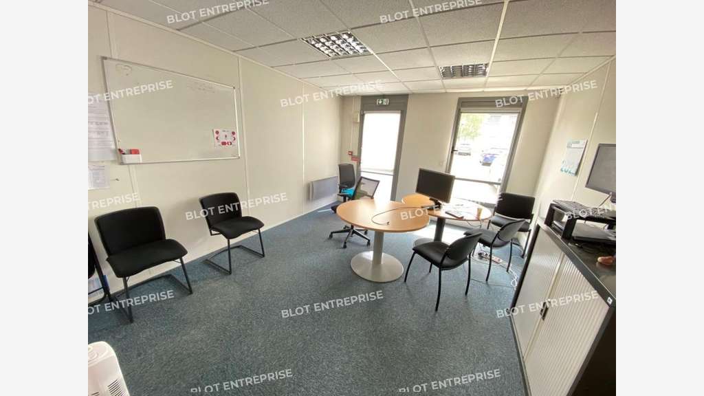 A louer bureaux 962m² à Saint Herblain Moulin Neuf