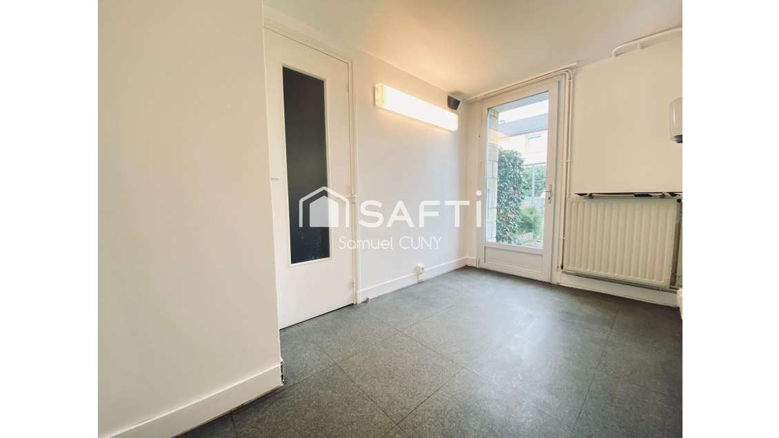 Bureau privatif à louer à Achères RN184 