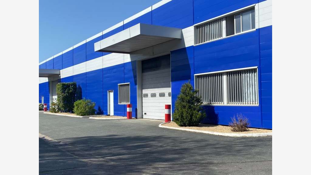 Bureau à louer de 86m² cloisonné en 2 à Achères