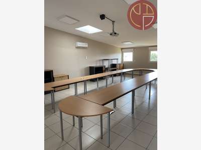 Loue bureaux activité 870m² à Tournefeuille Pahin