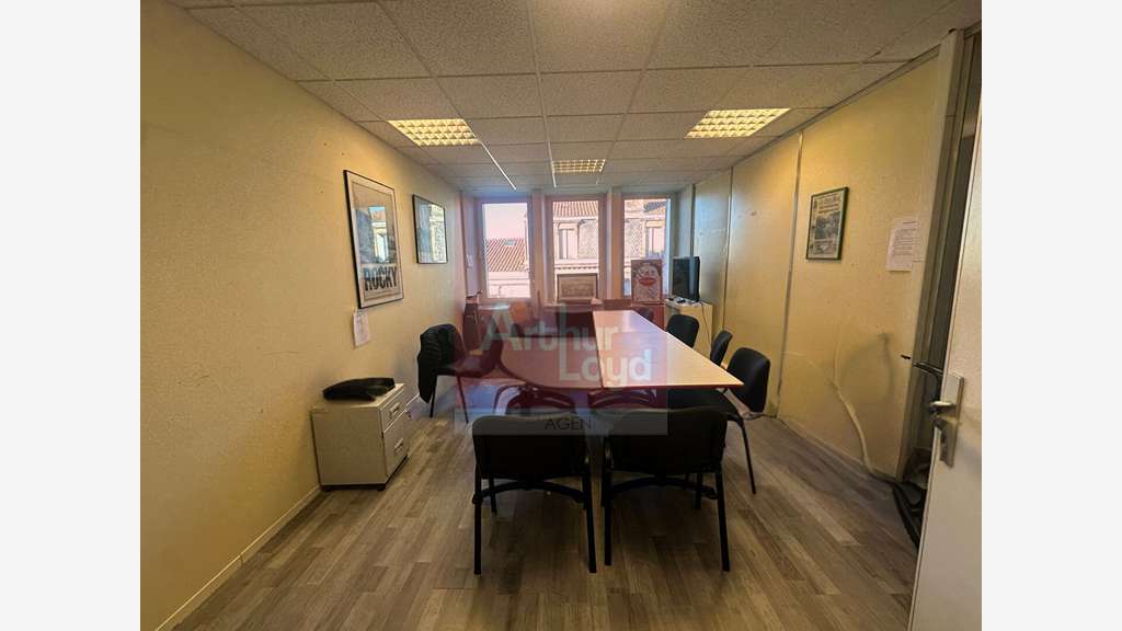 A louer bureaux 49m² immeuble bien entretenu Agen