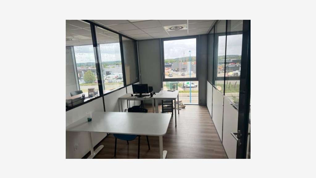 A louer bureau 176m² excellente visibilité à Agen