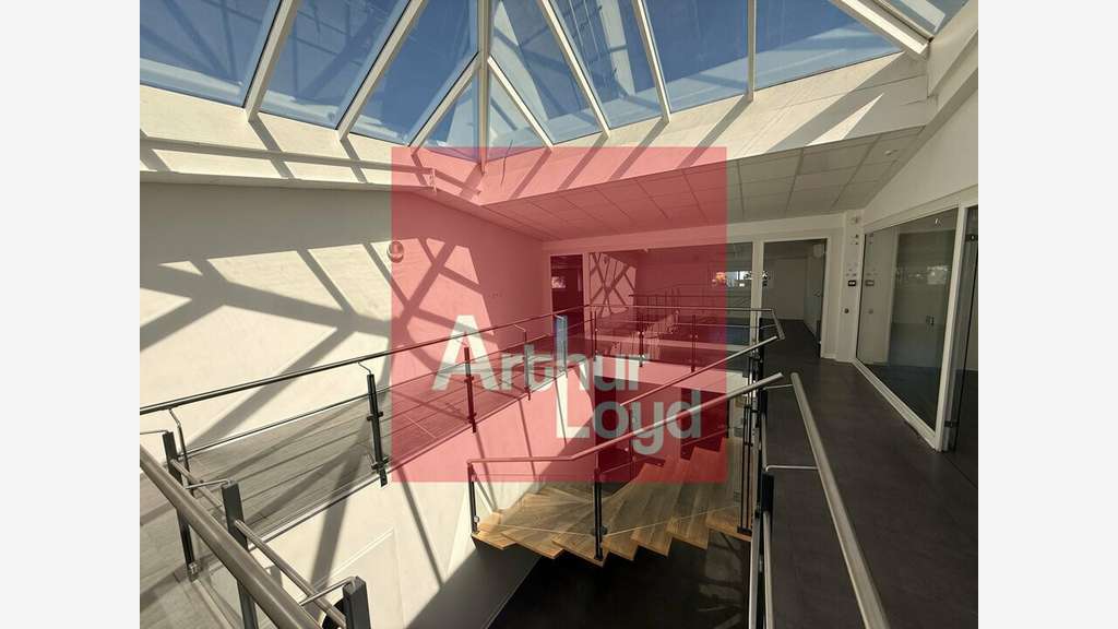 Bureaux de 423m² à louer Agen prox axe majeur