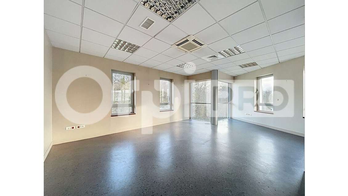 Plateau de bureaux 210m² à louer à Agnetz