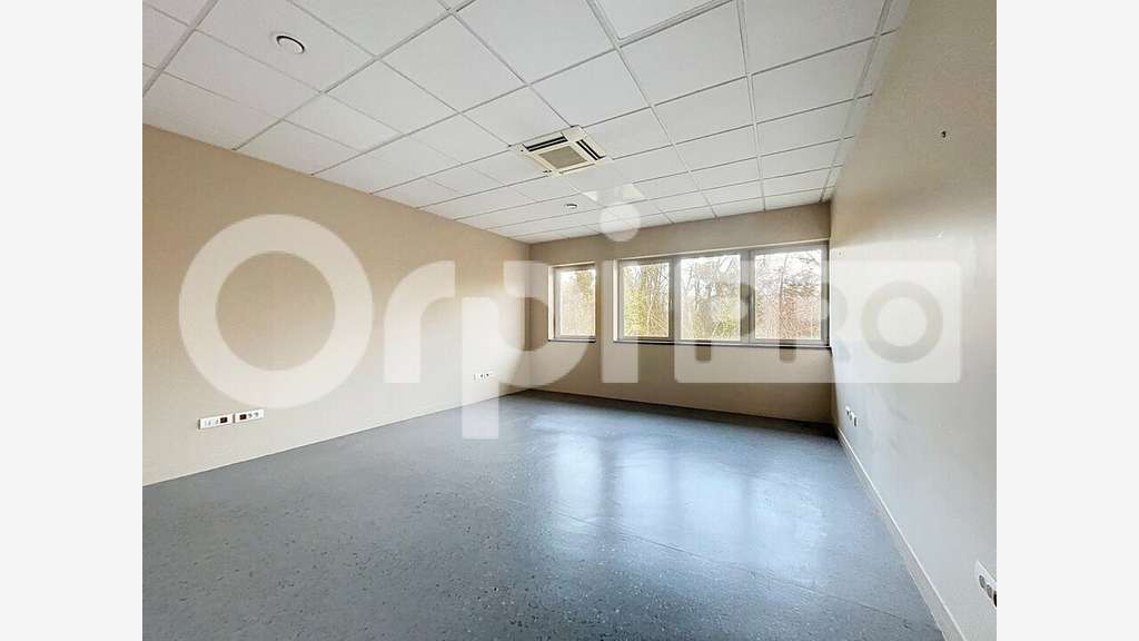 Plateau de bureaux 210m² à louer à Agnetz