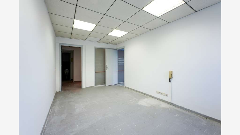 Bureaux 93m² à louer ENCAGNANE Aix 13100