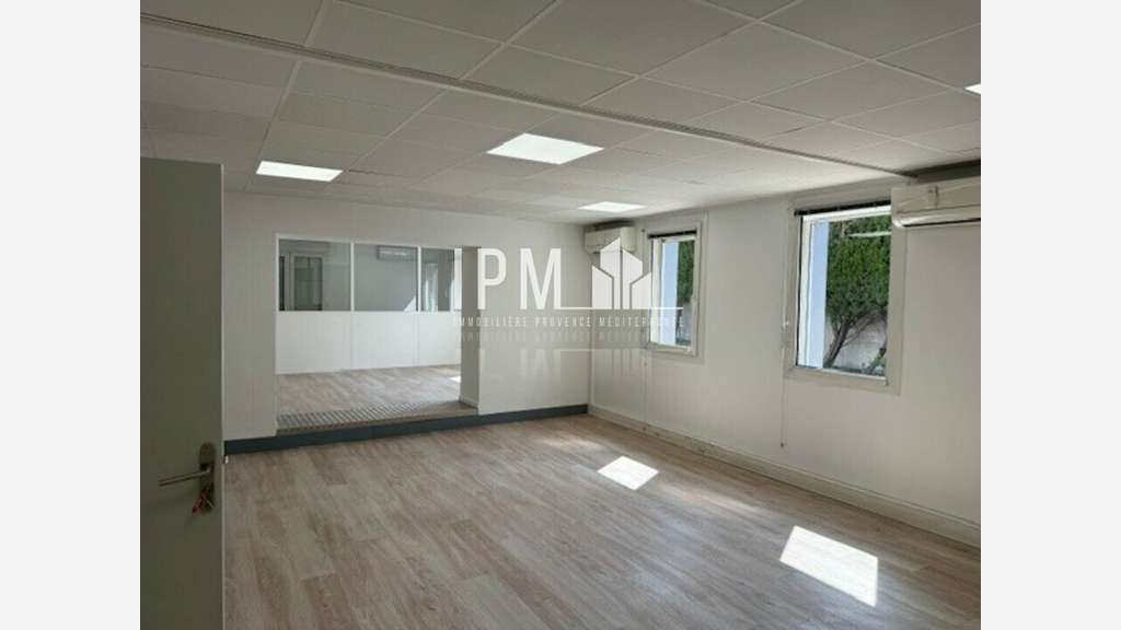 A louer bureaux 675m² ZA d'Aix les Milles