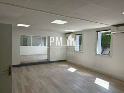 A louer bureaux 675m² ZA d'Aix les Milles