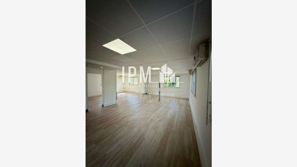 A louer bureaux 675m² ZA d'Aix les Milles