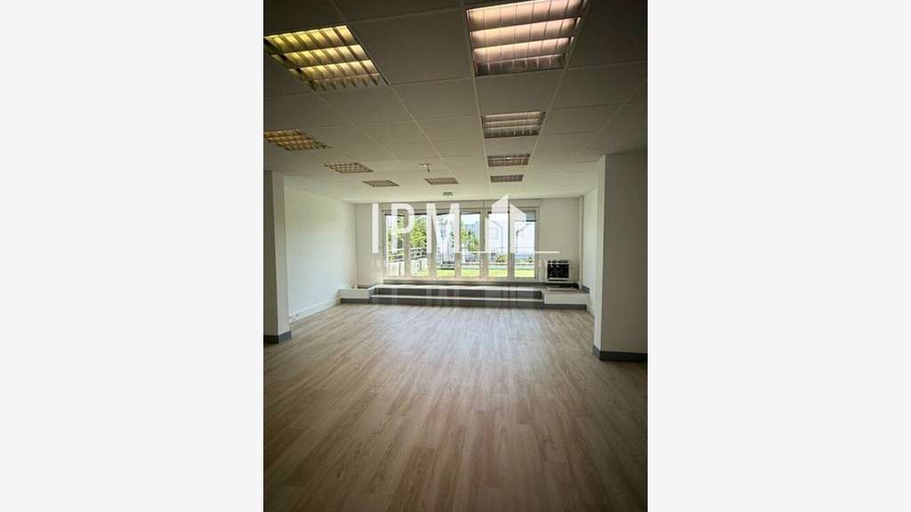 A louer bureaux 675m² ZA d'Aix les Milles
