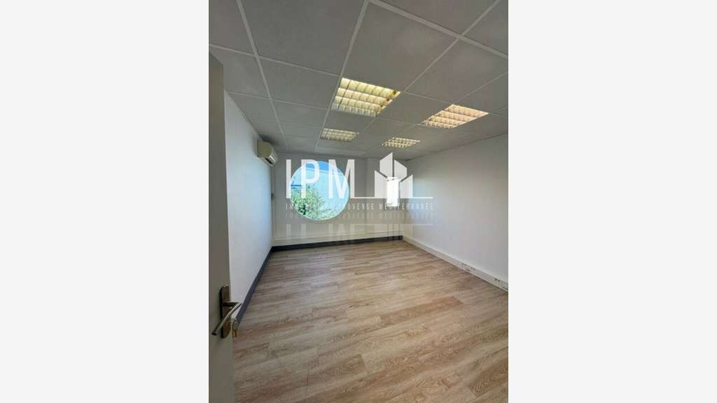 A louer bureaux 675m² ZA d'Aix les Milles