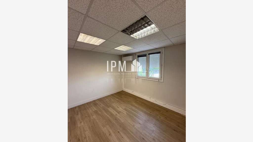 A louer bureaux de 320m² ZA d'Aix les Milles