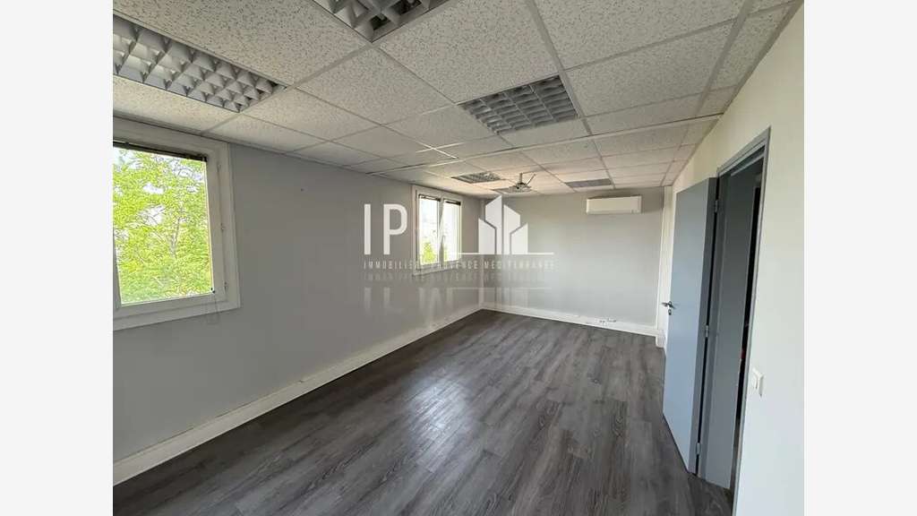 A louer bureaux de 320m² ZA d'Aix les Milles