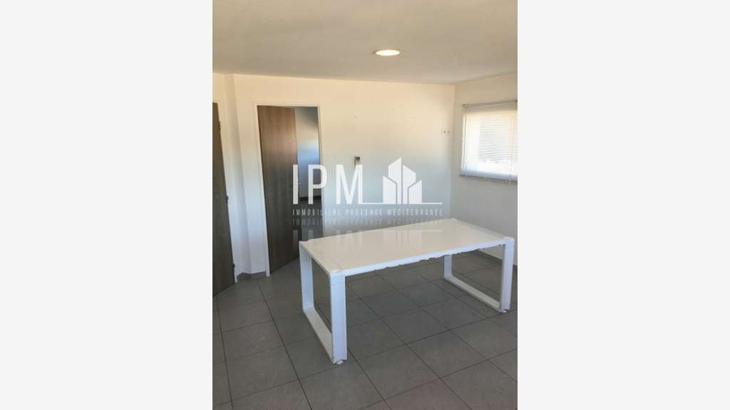 A louer bureaux 18m² en étage à Aix-en-Provence