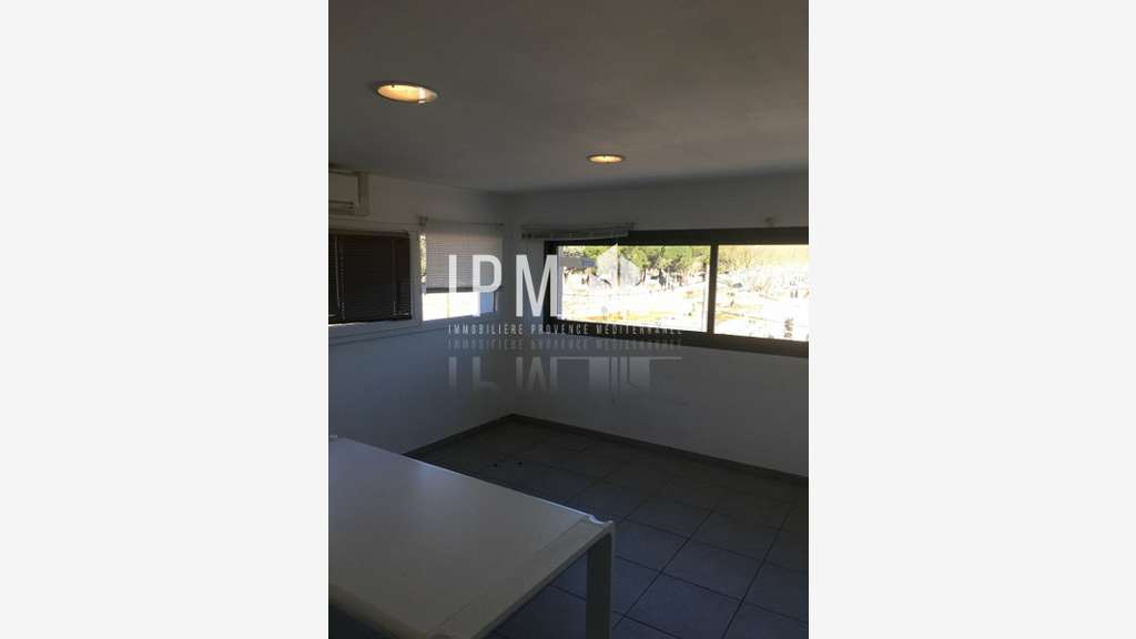 A louer bureaux 18m² en étage à Aix-en-Provence