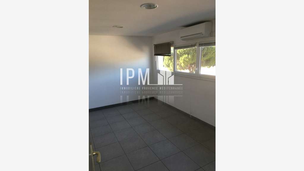 A louer bureau 14m² en étage à Aix-en-Provence