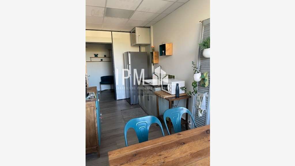 Bureaux meublés 113m² à louer à Aix Les Milles   