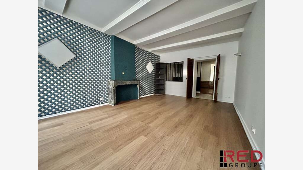 Location local professionnel de 73m² à Aix Centre