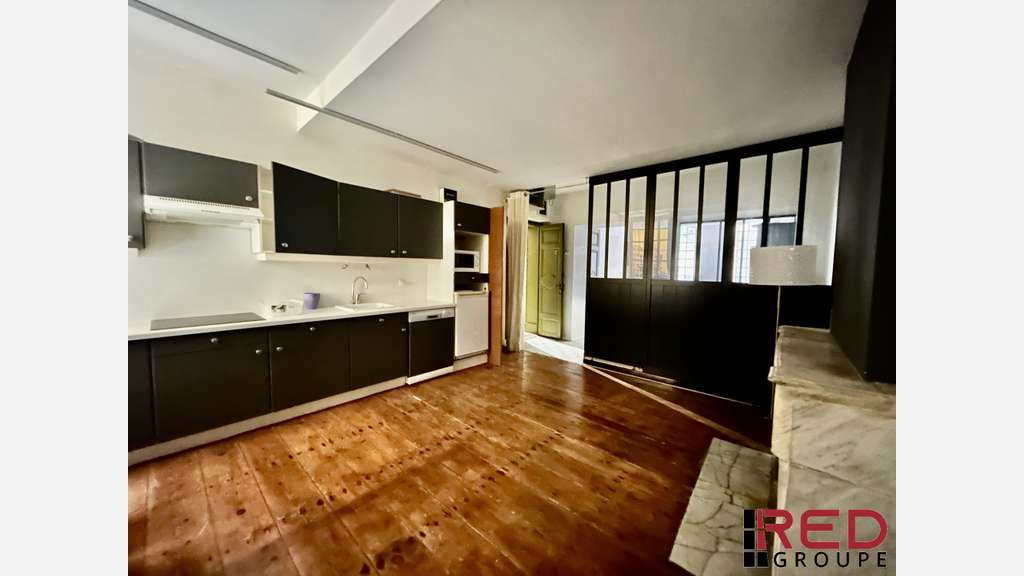 Location local professionnel de 73m² à Aix Centre