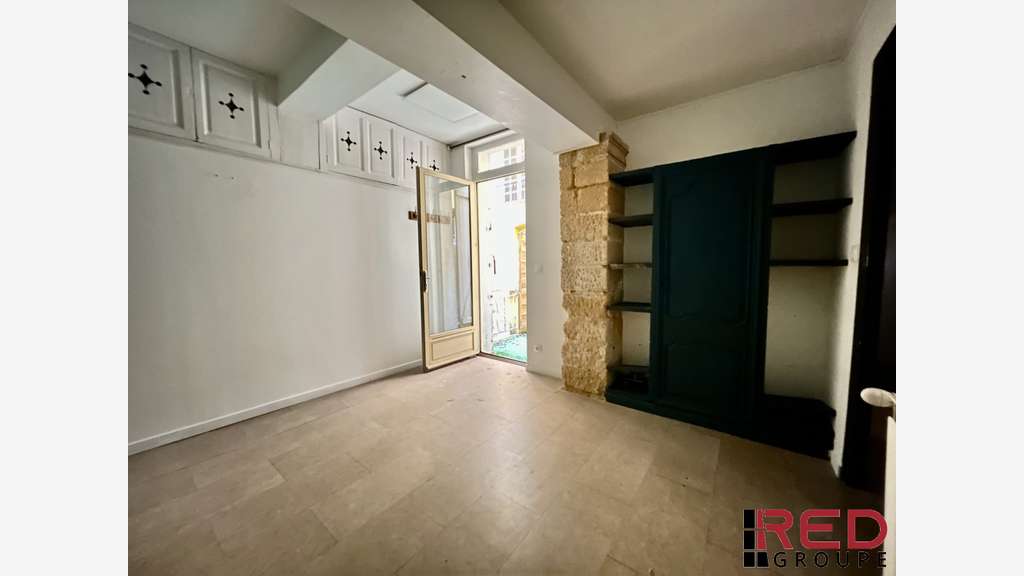 Location local professionnel de 73m² à Aix Centre