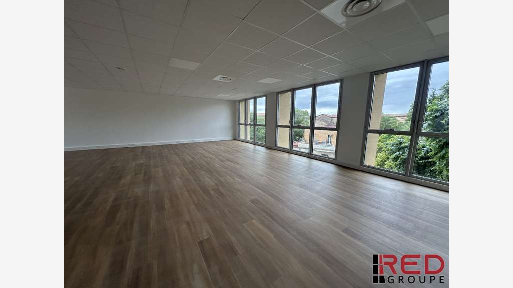 A louer bureaux 102 -149 - 251m² à Aix Pasteur