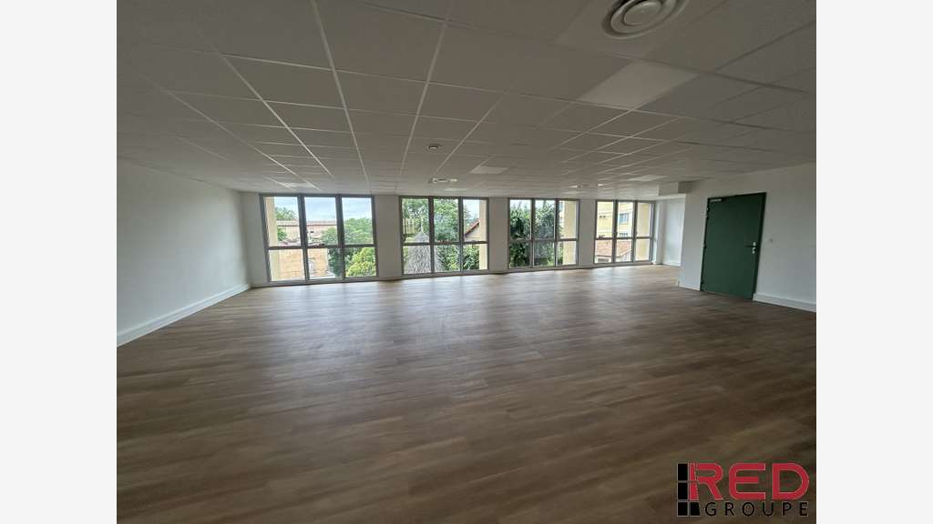 A louer bureaux 102 -149 - 251m² à Aix Pasteur