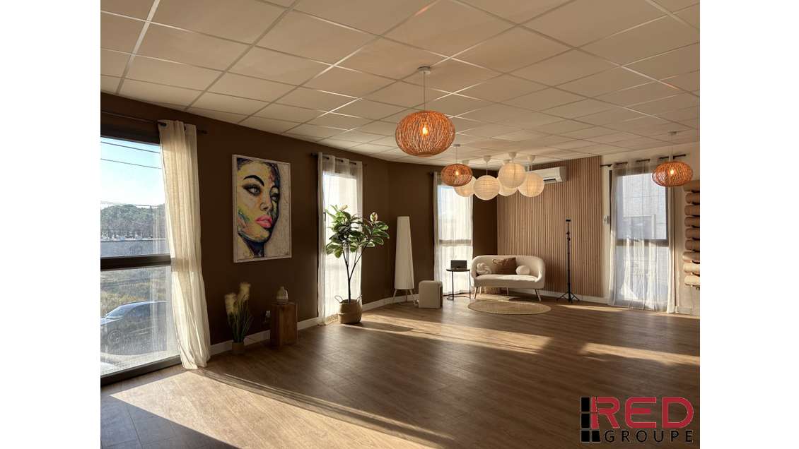 A louer bureau 75m² R+1 à Aix Les Milles