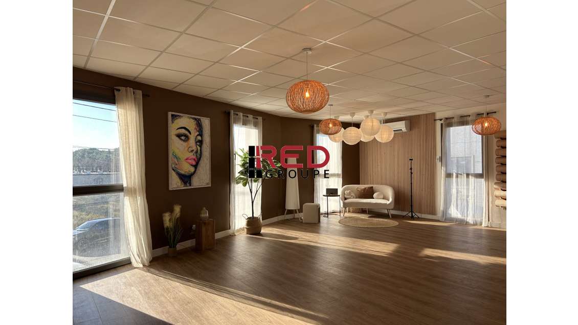 A louer bureau 75m² R+1 à Aix Les Milles