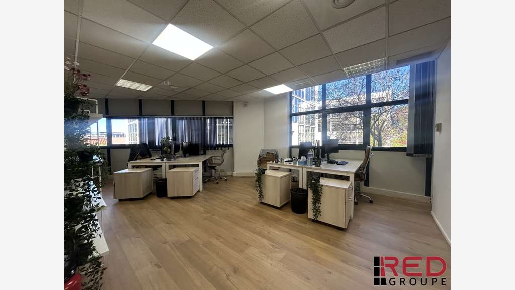 Bureaux de 69m² à louer en RDC à Aix en Provence