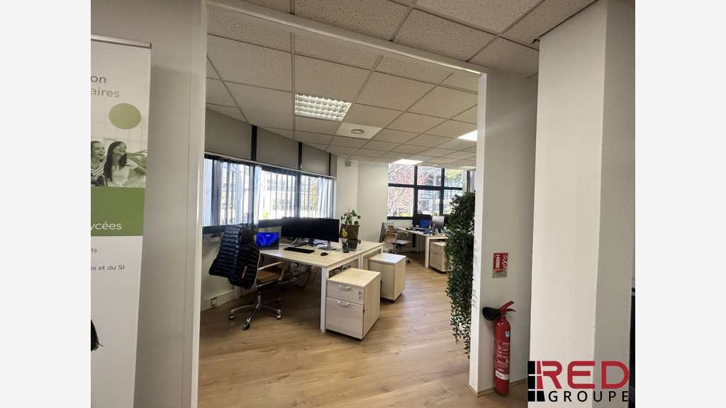 Bureaux de 69m² à louer en RDC à Aix en Provence