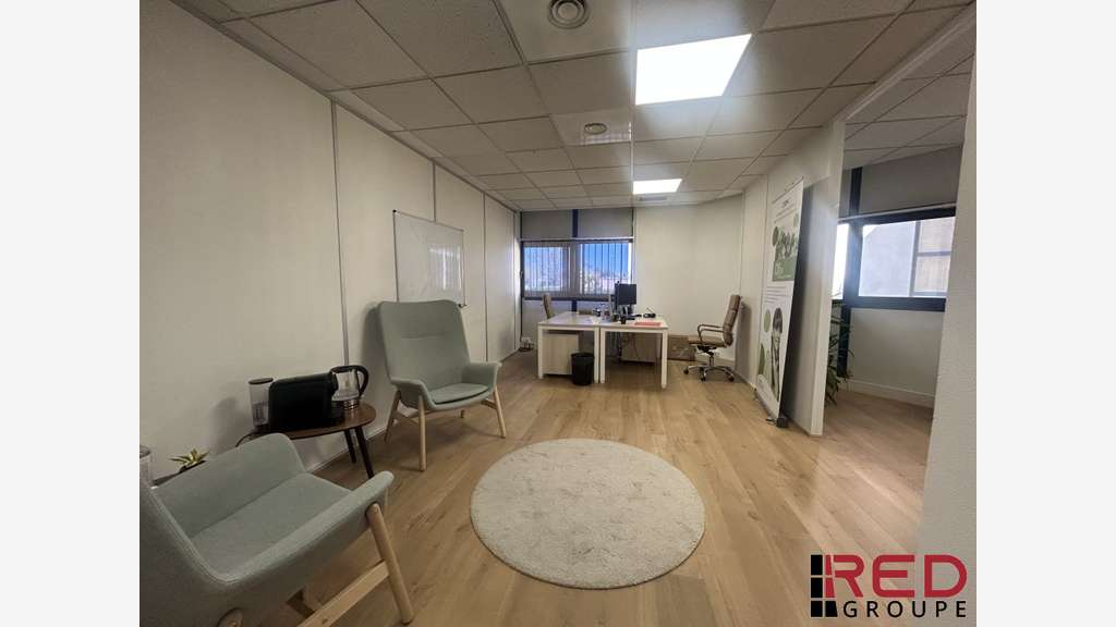Bureaux de 69m² à louer en RDC à Aix en Provence