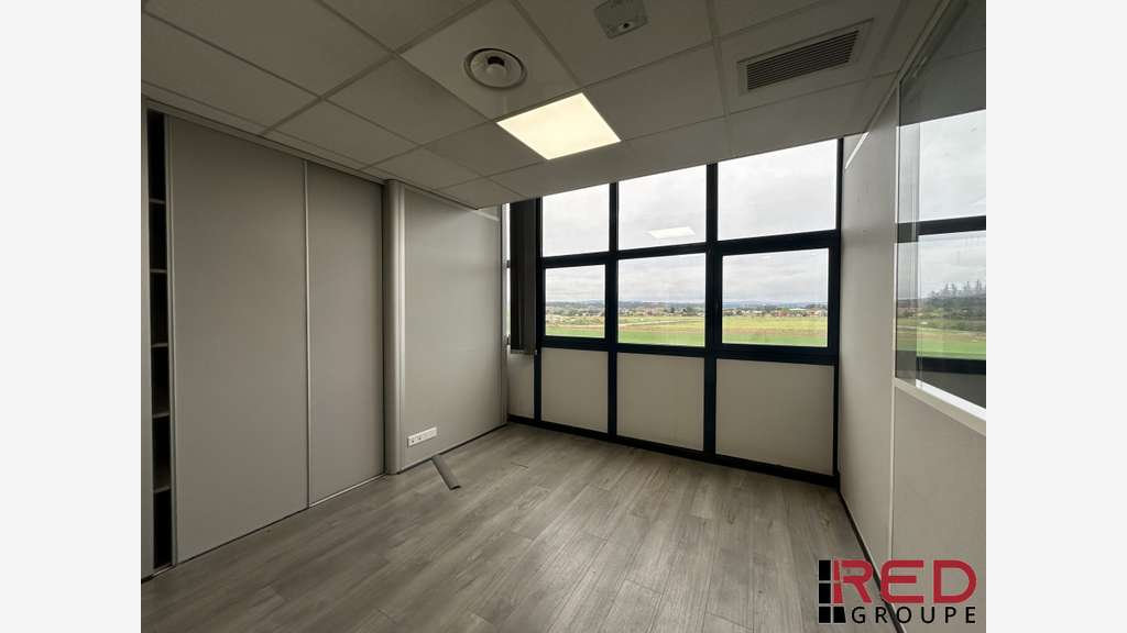 Loue bureau 217m² pole d'activité Aix-en-Provence