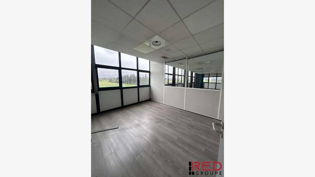 Loue bureau 217m² pole d'activité Aix-en-Provence