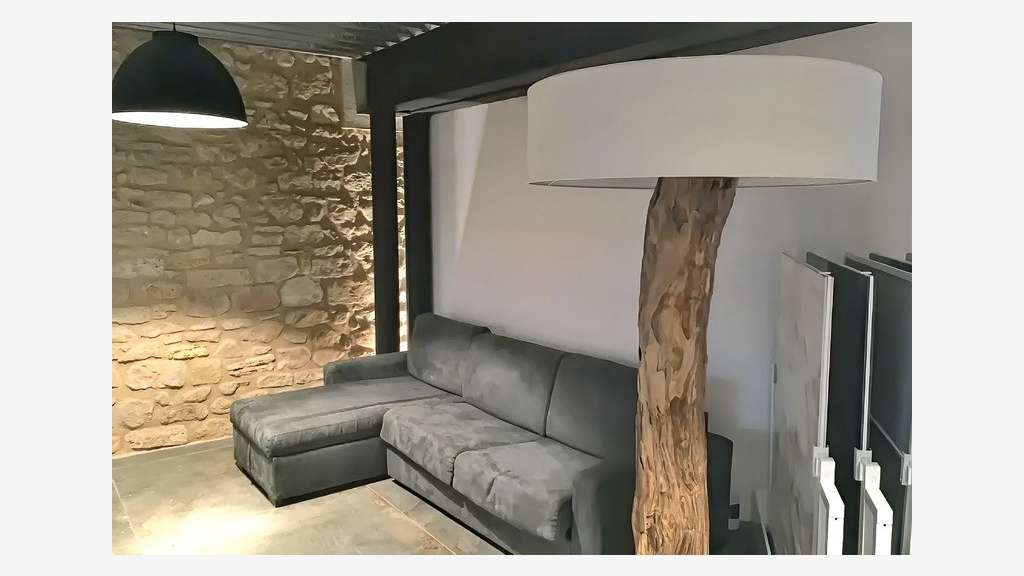Local ancien chai 132m² à louer à Aix-en-Provence 