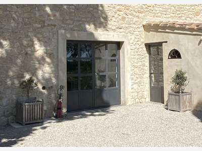 Local ancien chai 132m² à louer à Aix-en-Provence