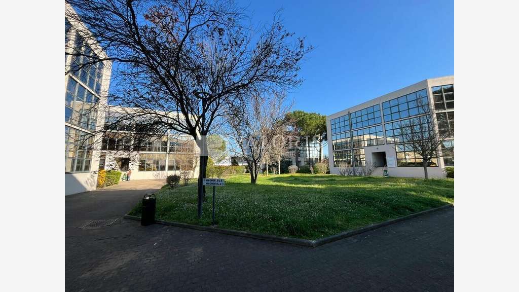 Bureaux 359m² R+2 à louer ZI des Milles