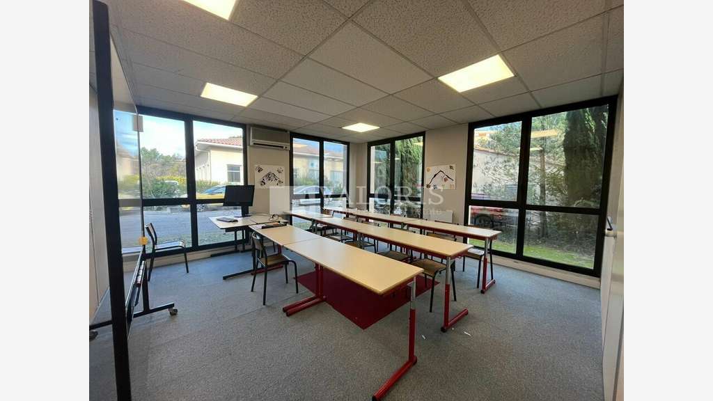 Bureaux 244m² en bon état à louer Aix-en-Provence