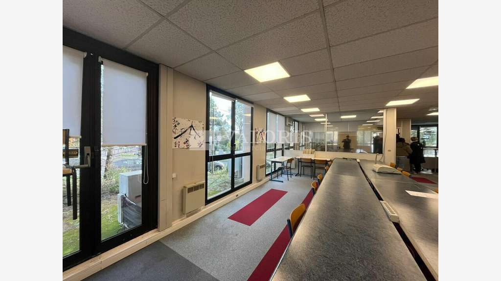 Bureaux 244m² en bon état à louer Aix-en-Provence