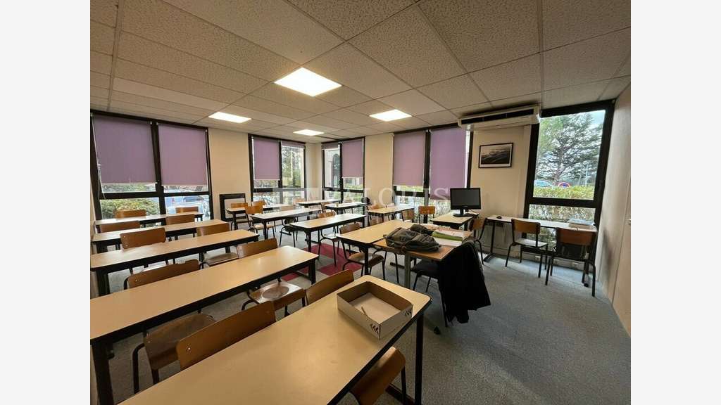 Bureaux 244m² en bon état à louer Aix-en-Provence