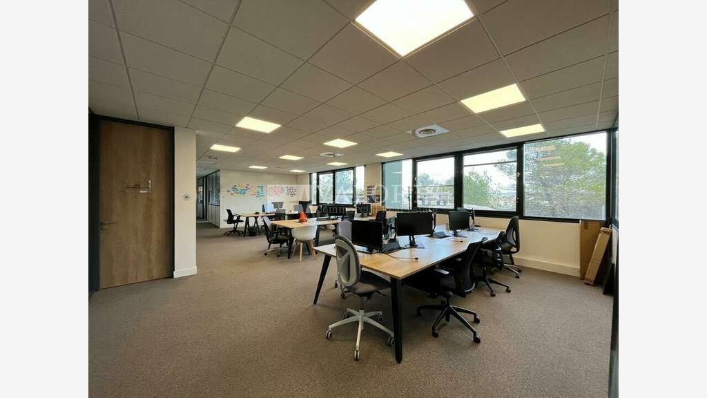 AIX EN PROVENCE - BUREAUX à louer