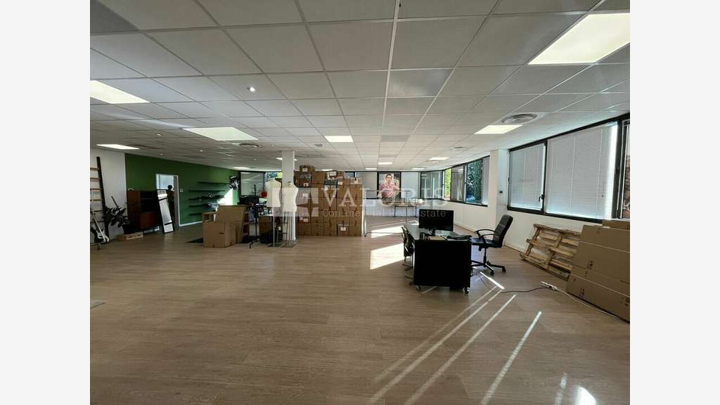 Bureaux 307m² à louer à Aix parc de Pichaury
