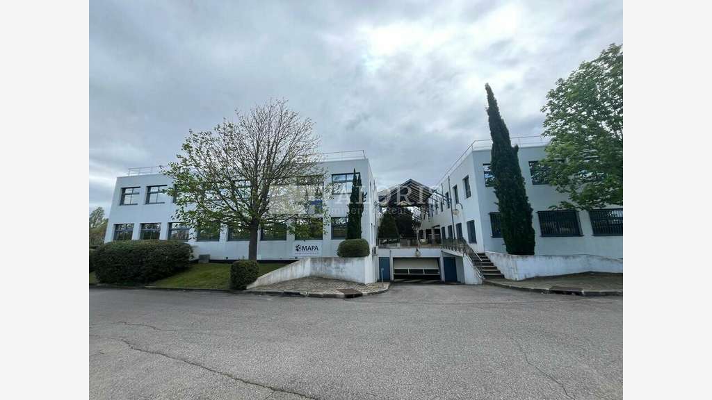 bureaux 135, 150 et 323m² à louer Aix-en-Provence 