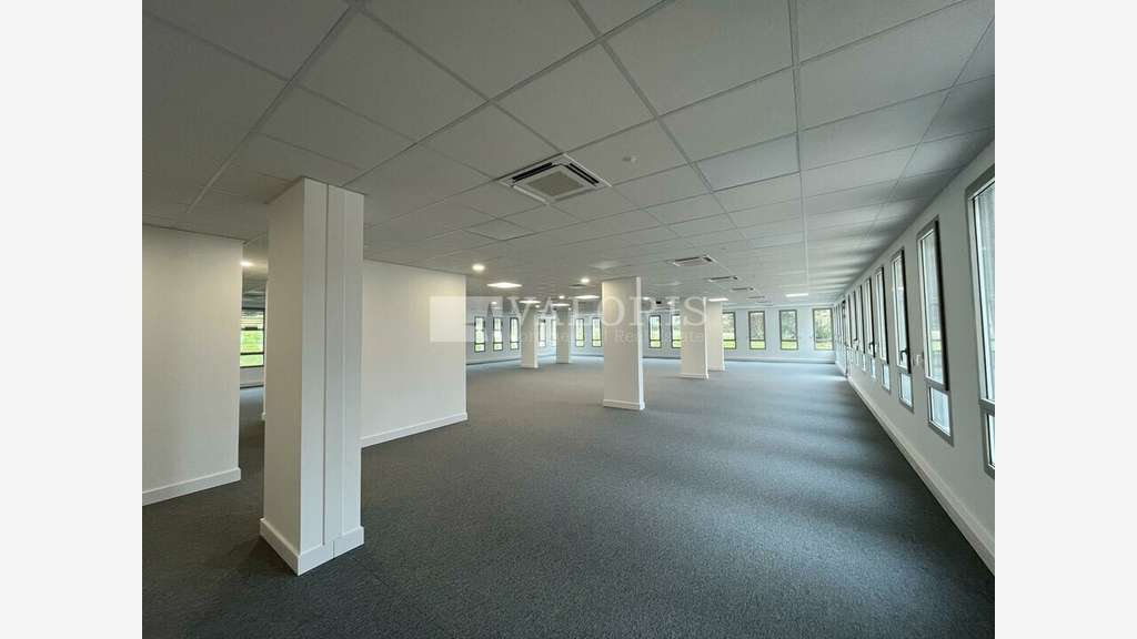 Bureaux 385m² et 181m² PMR à louer Aix-en-Provence