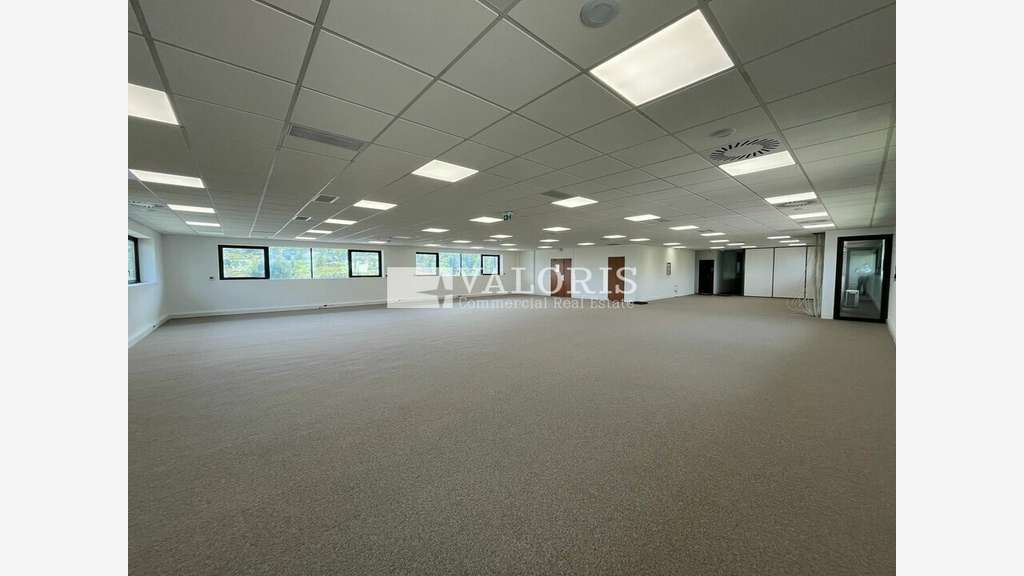 Bureaux 526m² divisibles à louer à Aix-en-Provence